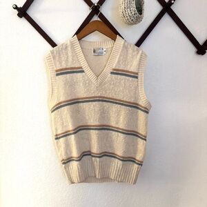 London Fog Beige V-Neck Sweater Vest
